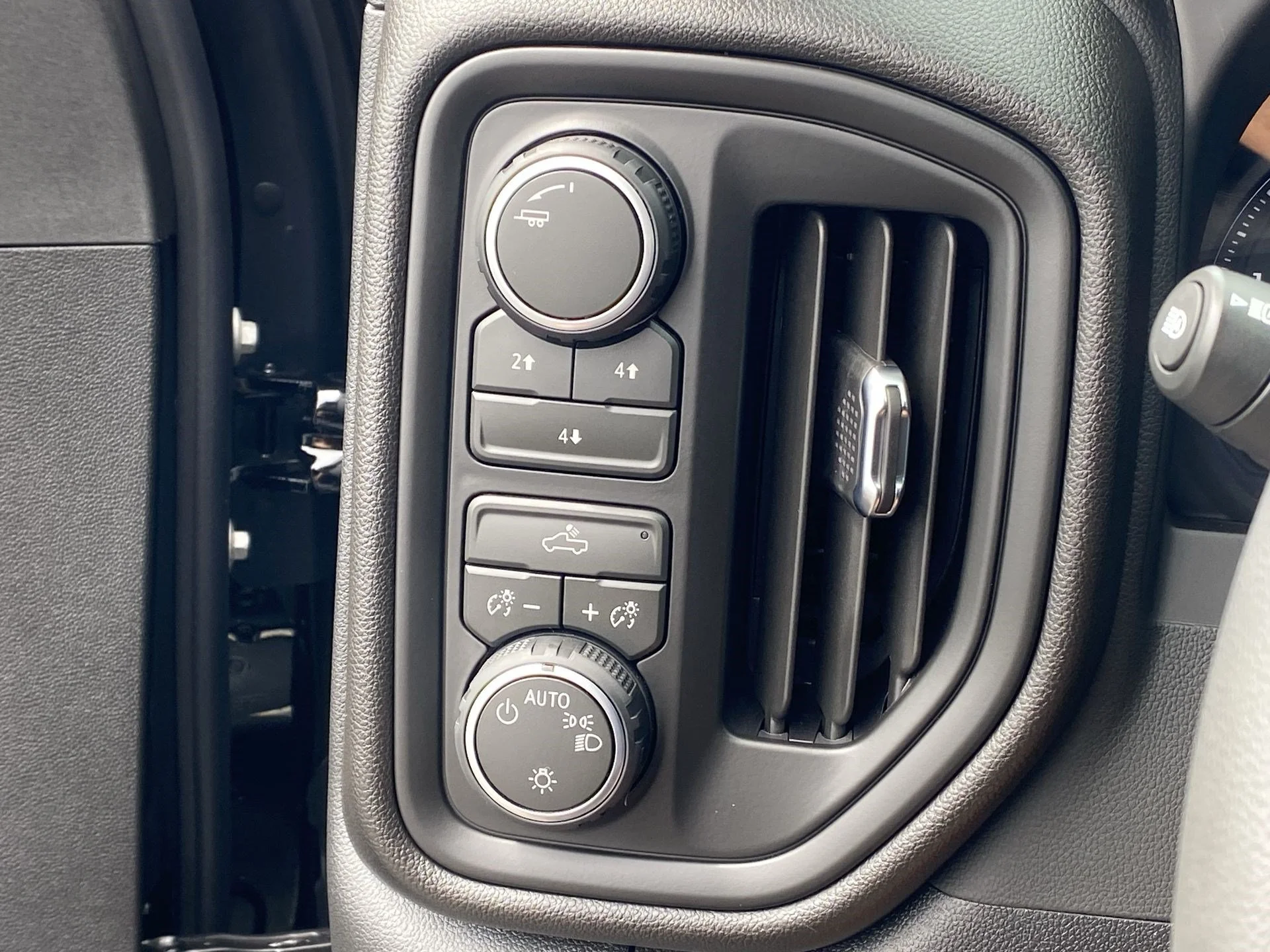 2026 Chevrolet Silverado 2500 HD Custom - Photo 18
