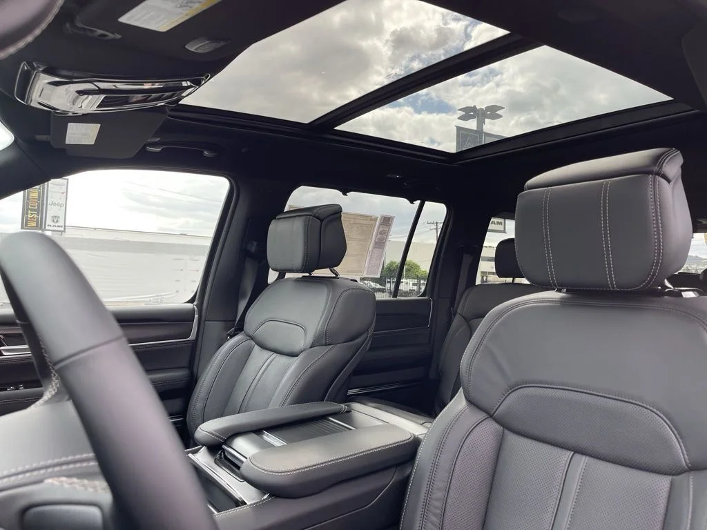 New 2026 Baltic-Gray Metallic Clear-Coat Exterior Paint Jeep Summit Obsidian image 15