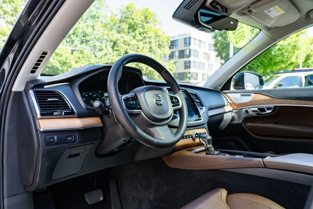 Used 2019 Black Volvo T6 Inscription image 23