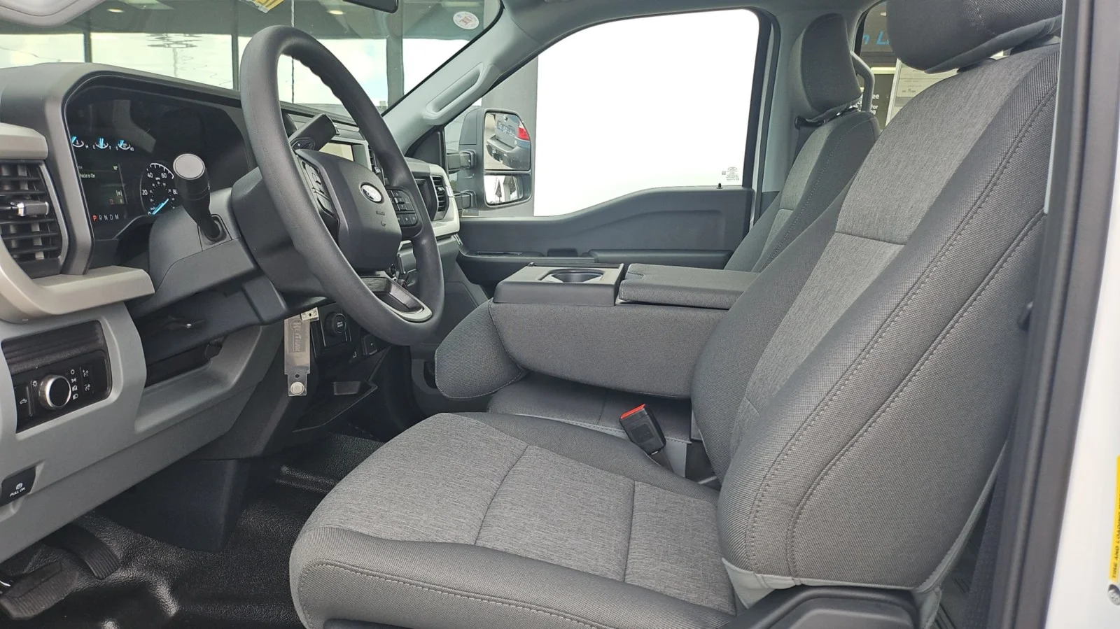 New 2027 Oxford White Ford XL 2WD image 9