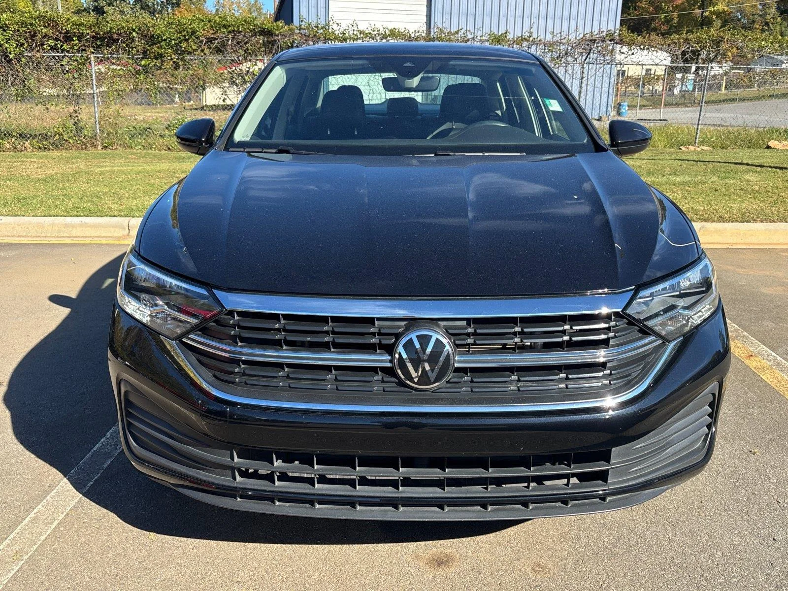 Used 2023 DEEP BLACK VOLKSWAGEN SE image 8