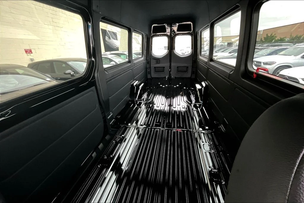 New 2025  Mercedes-Benz Cargo 170 WB image 10