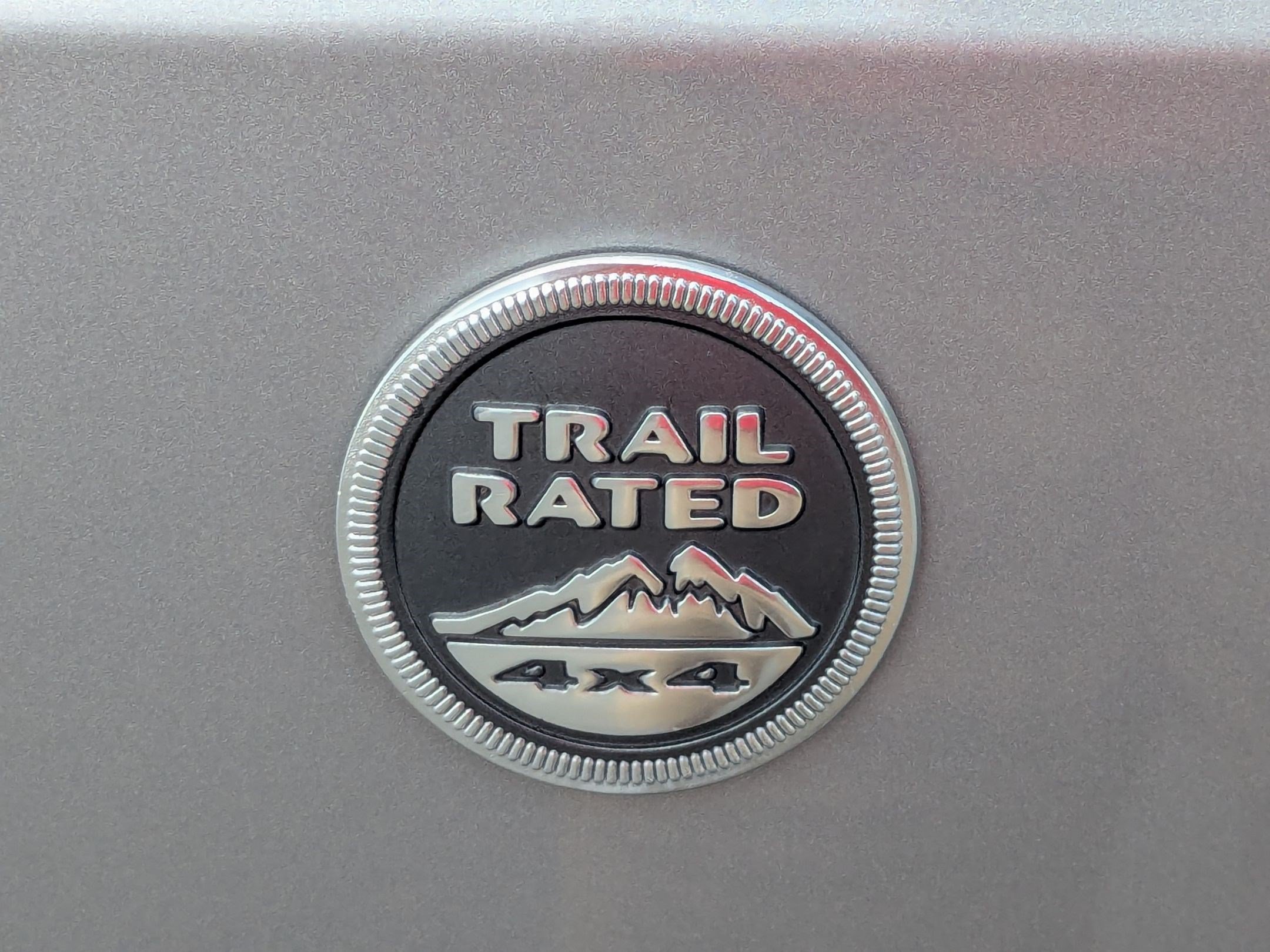Used 2014 Billet Metallic Clearcoat Jeep Sahara image 12