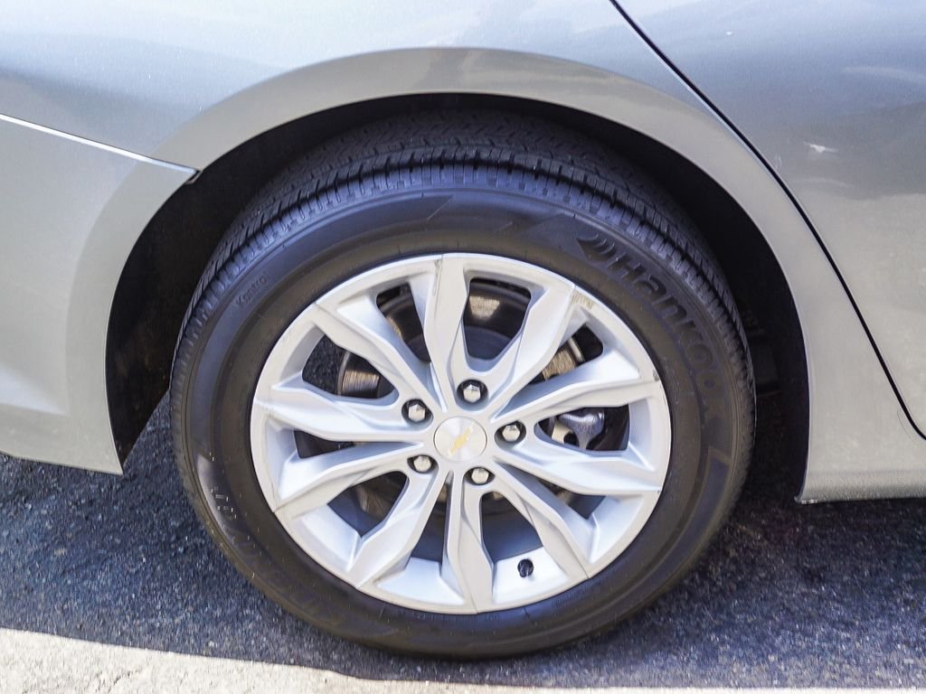 Used 2025 Gray Chevrolet LT image 8