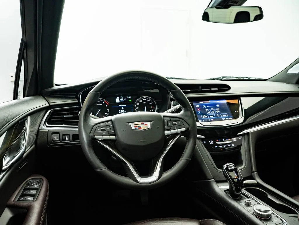 Used 2022 Crystal White Tricoat Cadillac Premium Luxury image 34
