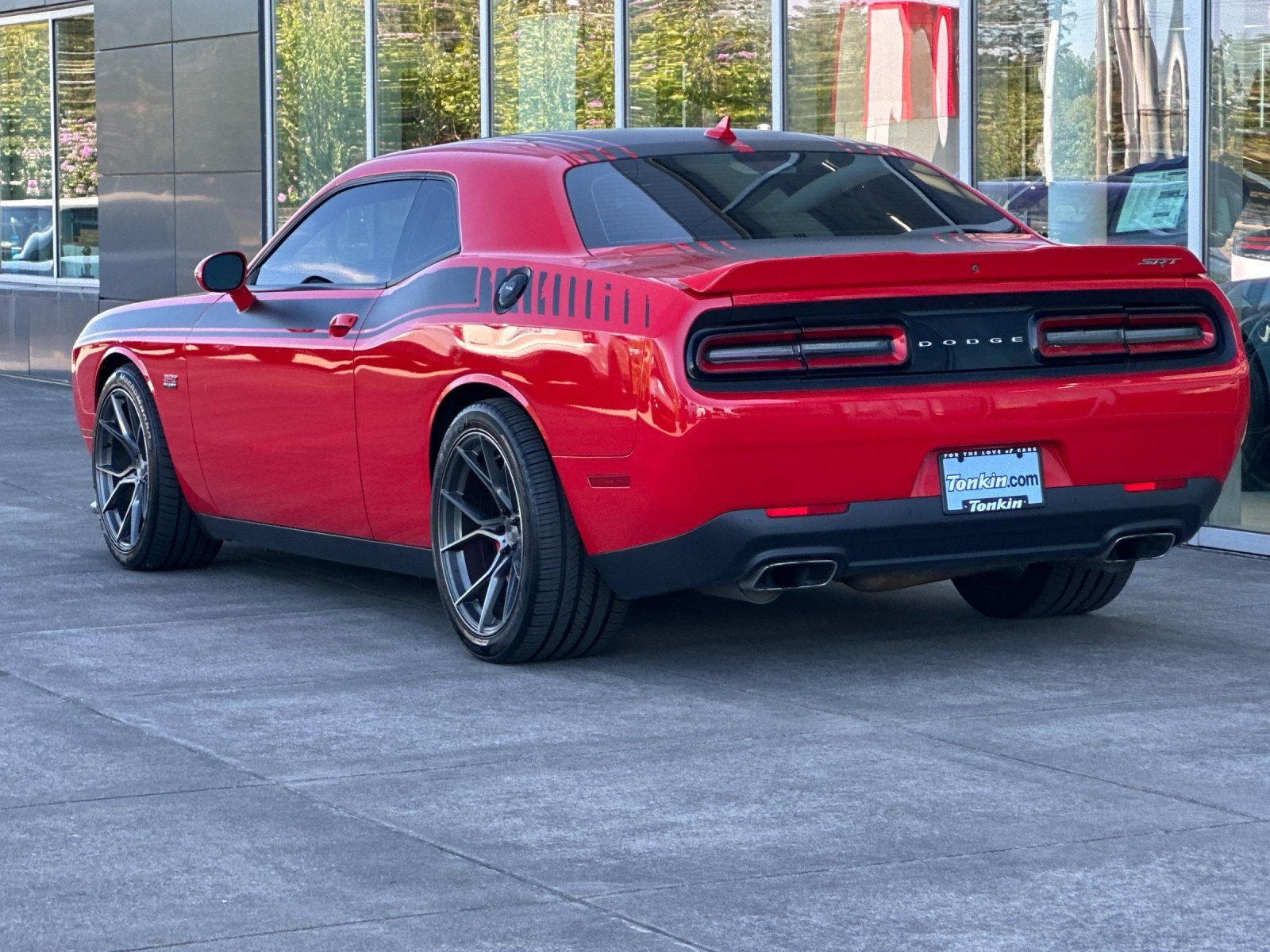 Used 2016 Torred Clearcoat Dodge SRT 392 image 5