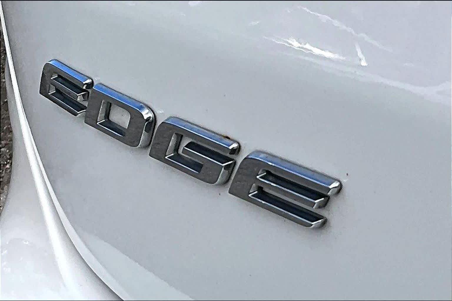Used 2020 Star White Metallic Tri-Coat Ford Titanium image 10