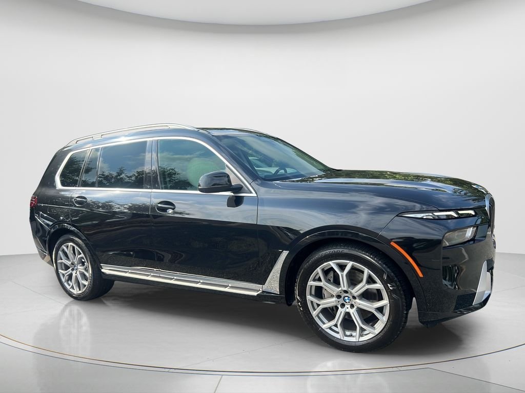 Used 2025 Black BMW xDrive40i image 3
