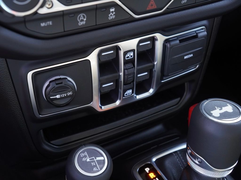 New 2026 Anvil Clear-Coat Exterior Paint Jeep Sahara image 13