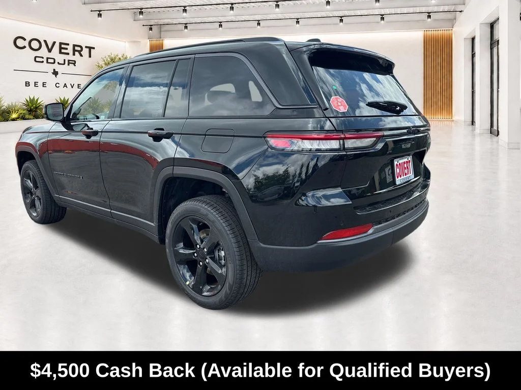 New 2026 Diamond Black Crystal Pearl-Coat Exterior Paint Jeep Limited image 8