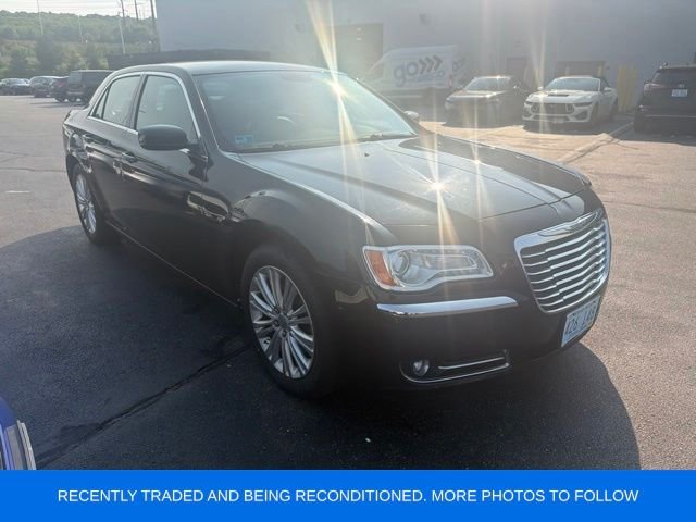 Used 2014 Black Chrysler  image 1