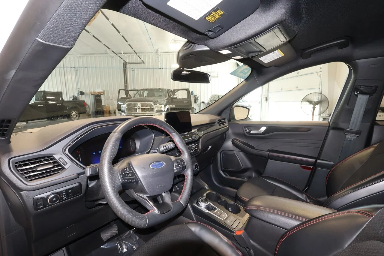 Used 2025 Silver Ford ST-Line Select image 9