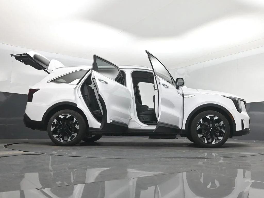Certified Used 2025 White Kia SX image 7