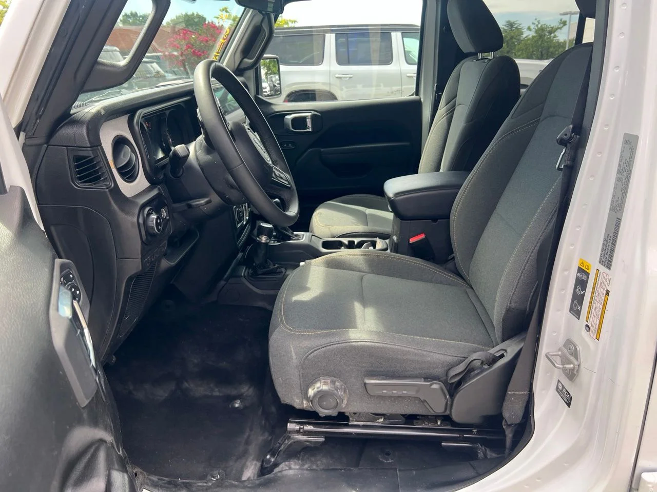 Used 2025 White Jeep Sport S image 11
