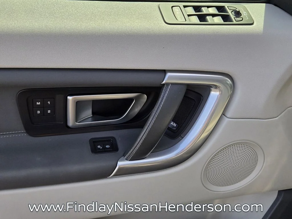 Used 2019  Land Rover HSE image 21