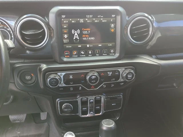 Used 2020 White Jeep Unlimited Sahara Altitude image 9