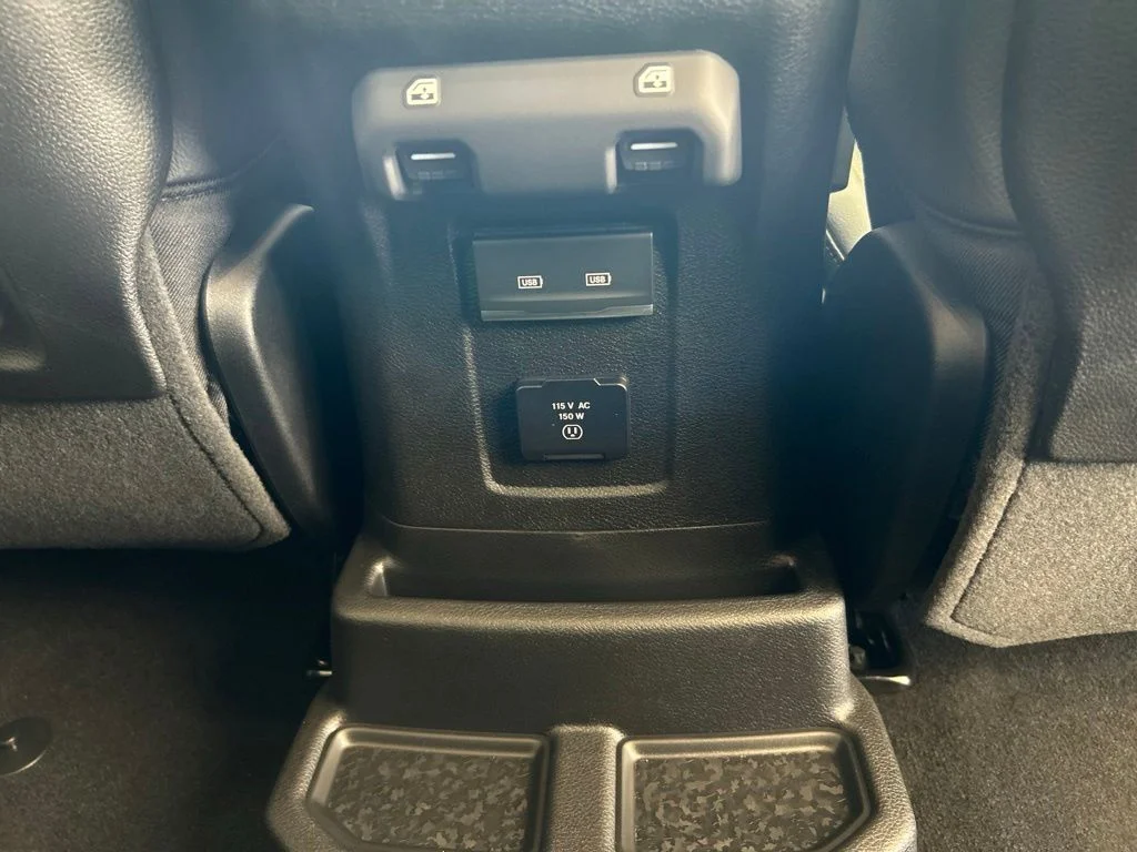 Used 2025 White Jeep Sahara image 31