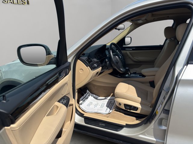Used 2014 Silver BMW xDrive28i image 25