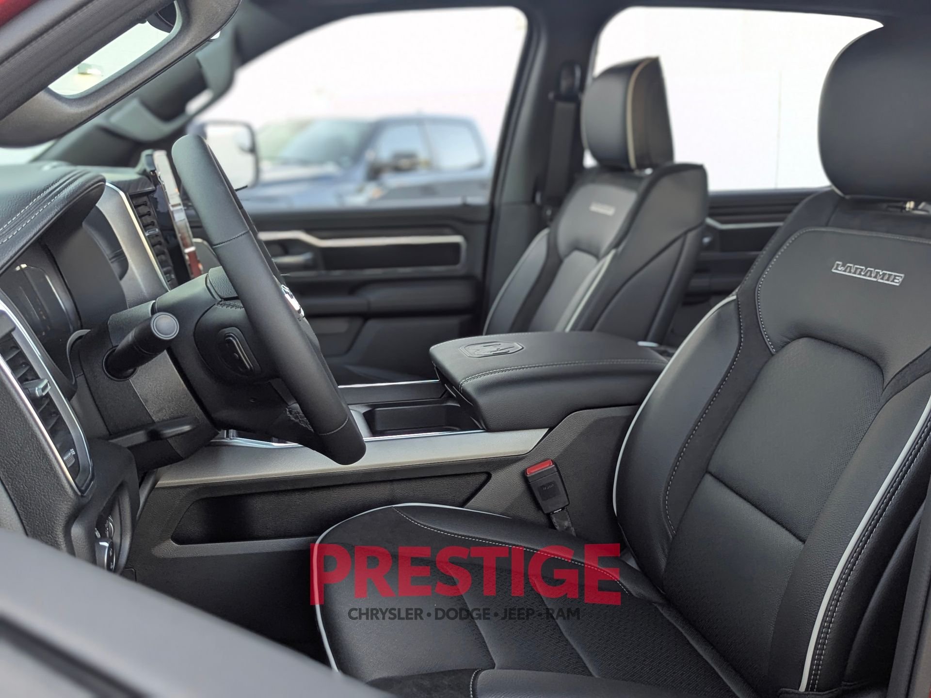 New 2026 Molten Red Pearl-Coat Exterior Paint RAM Laramie image 23