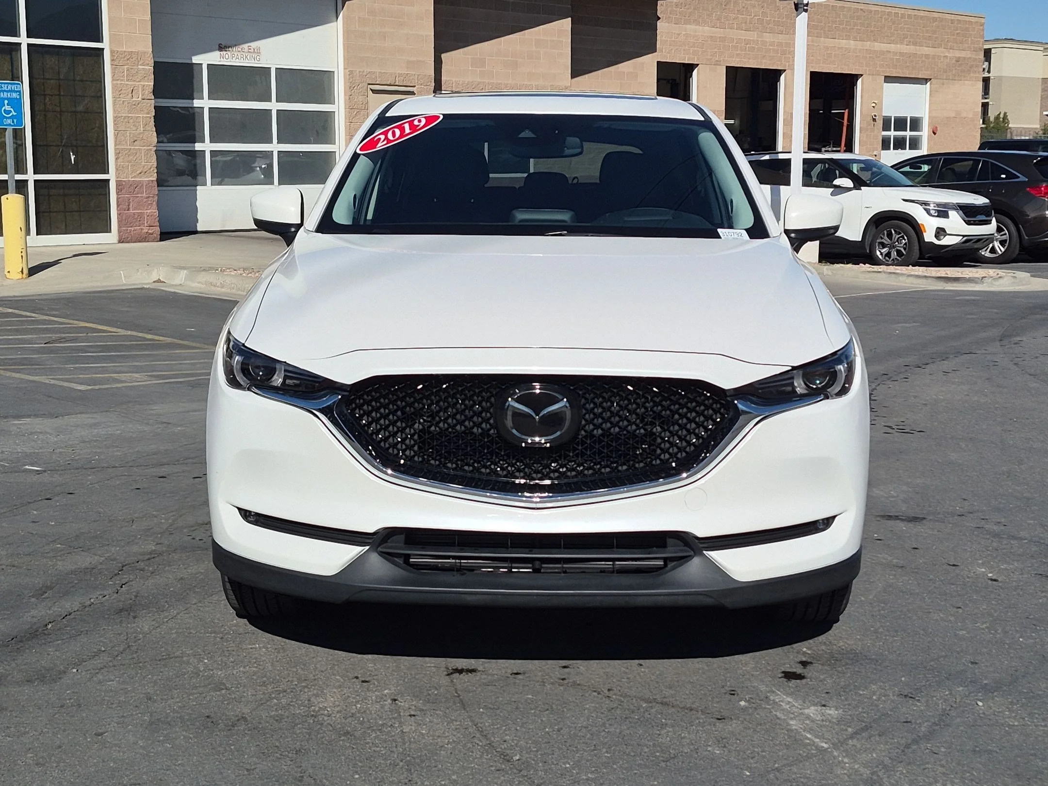 Used 2019 Snowflake White Pearl Mica Mazda Grand Touring image 9