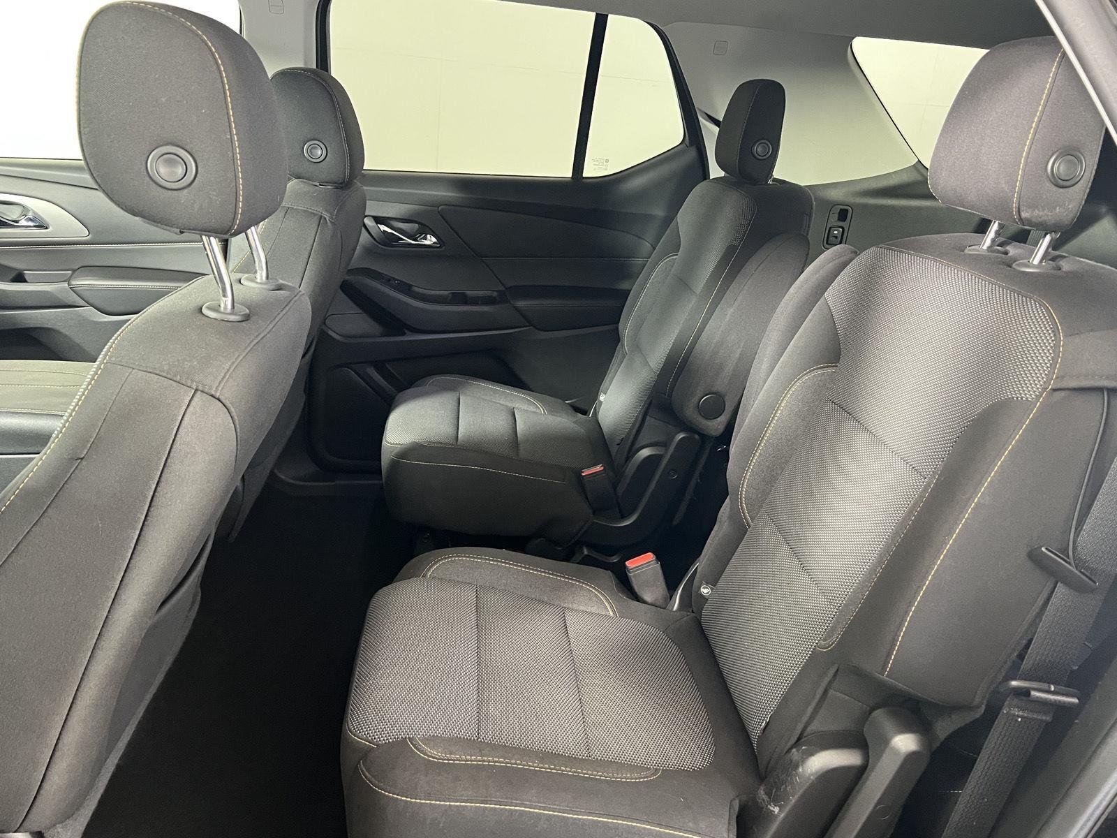 Used 2018 Mosaic Black Metallic Chevrolet LT Cloth image 19