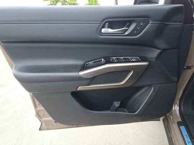 Used 2024 Beige Nissan Platinum image 17