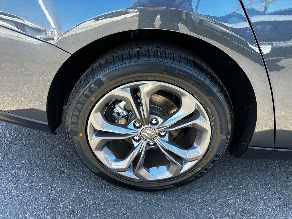 Used 2024  Honda EX image 11