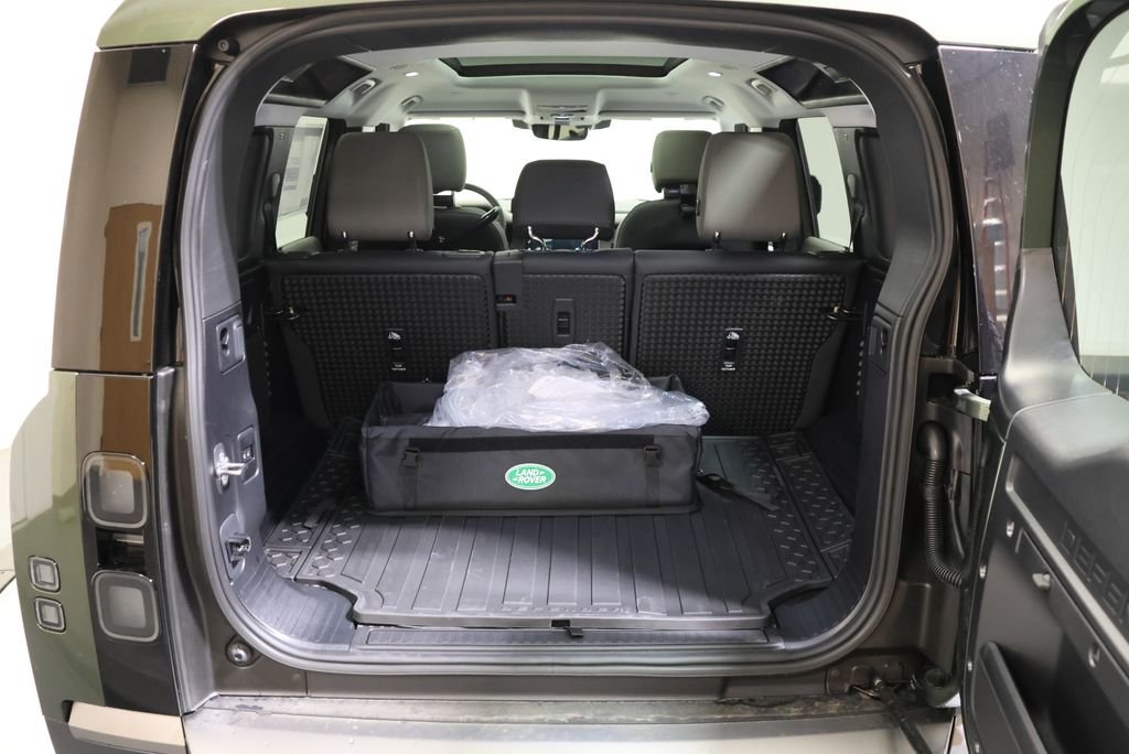 New 2026 Woolstone Green Land Rover S image 46