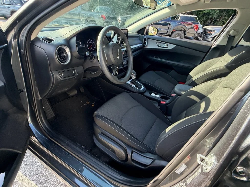 Used 2023 Gray Kia LXS image 11