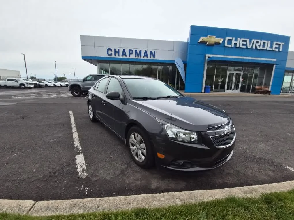 2014 Chevrolet Cruze LS Auto's photo