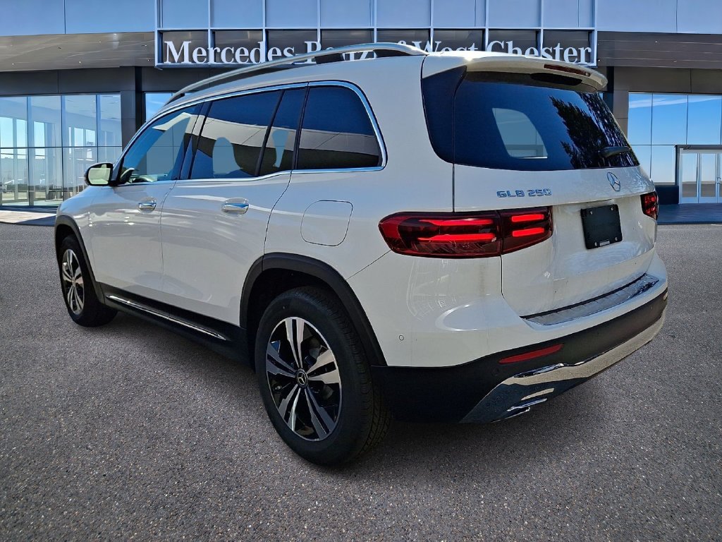 New 2026 Polar White Mercedes-Benz GLB 250 image 4