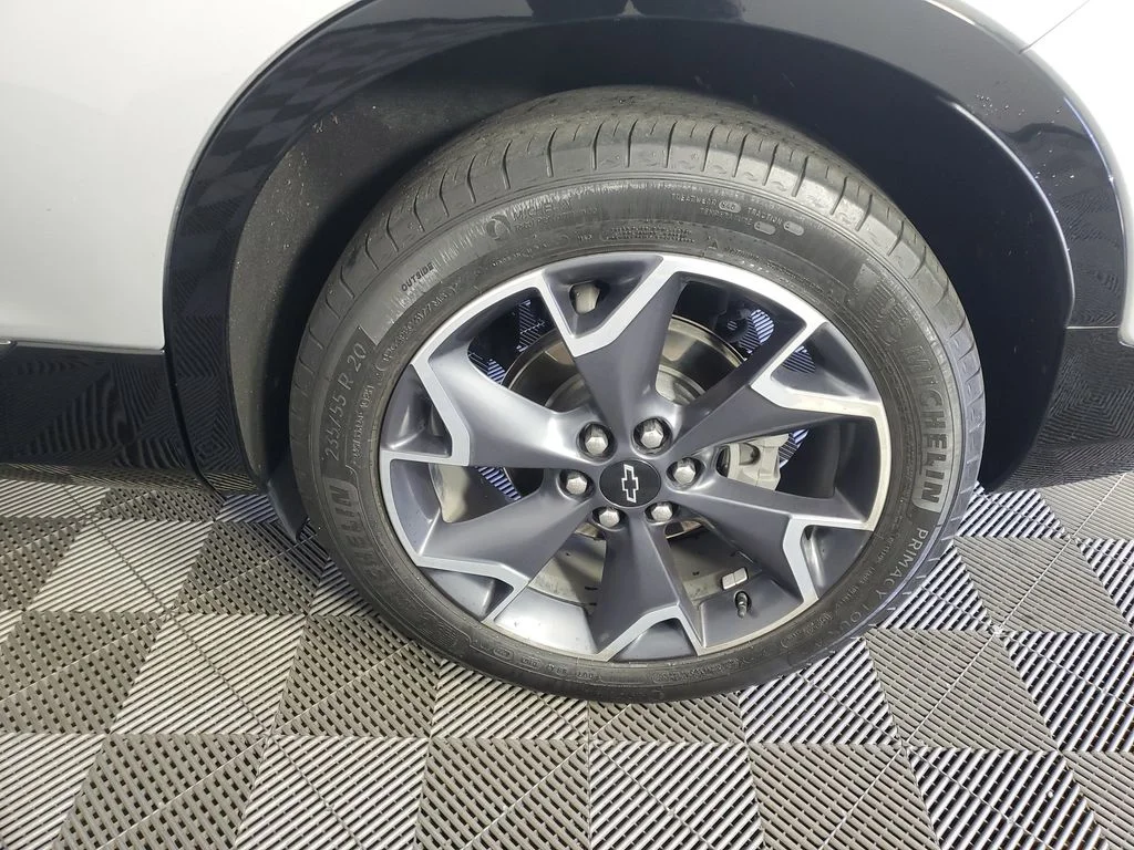 Used 2021 Silver Chevrolet RS image 34