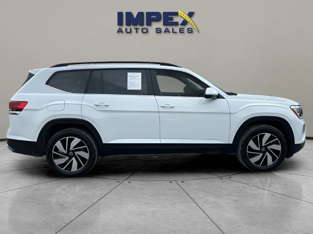 Used 2024  Volkswagen 2.0T SE w/Technology image 6