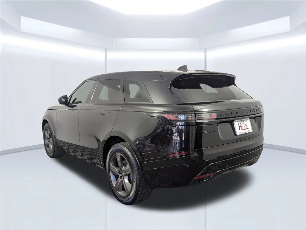 Used 2025 Black Land Rover Dynamic SE image 20
