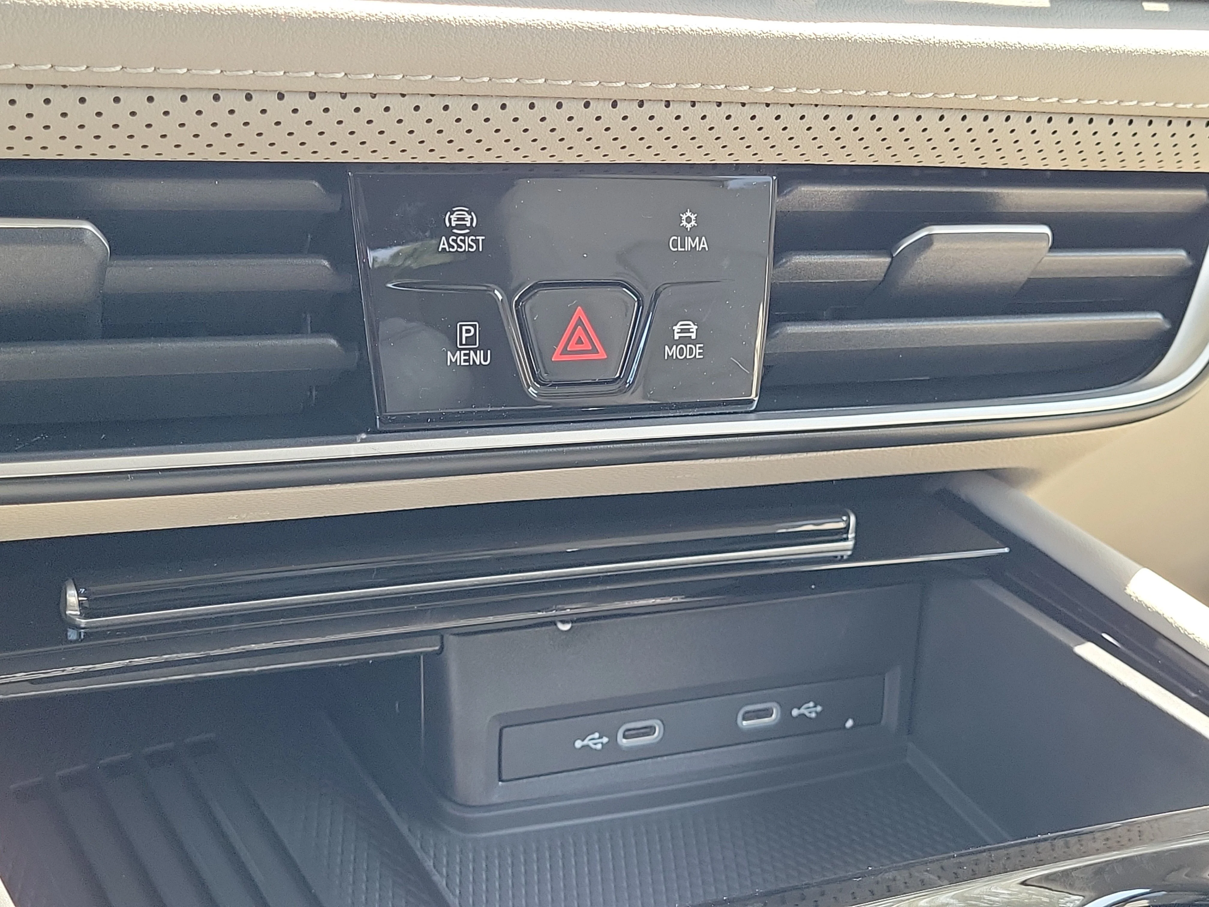 New 2026 Silver Volkswagen SE w/Technology image 25