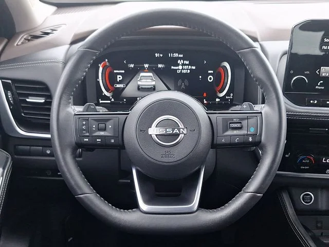 Used 2023 White Nissan Platinum image 14