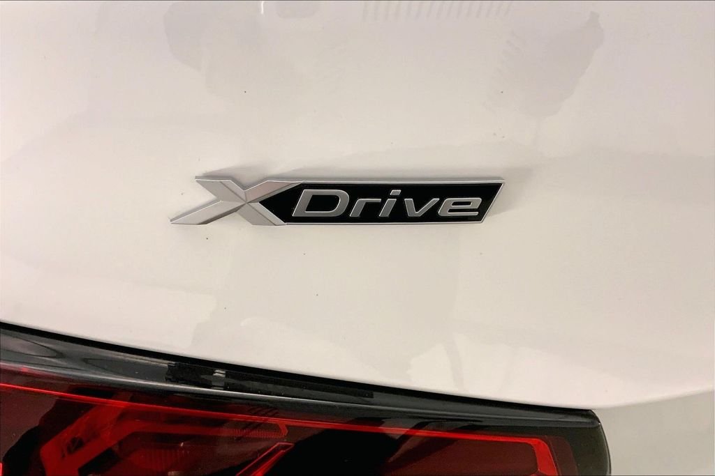 Used 2025 Alpine White BMW  image 7