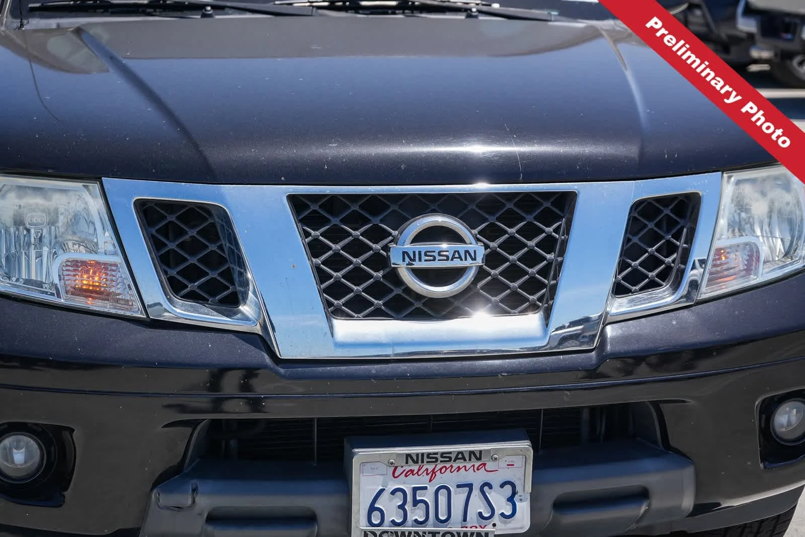 Used 2018 Magnetic Black Nissan SV V6 image 5