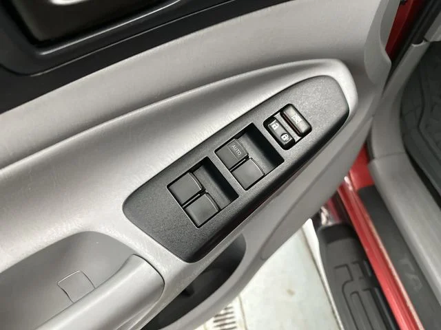 Used 2015 Red Toyota Base image 17