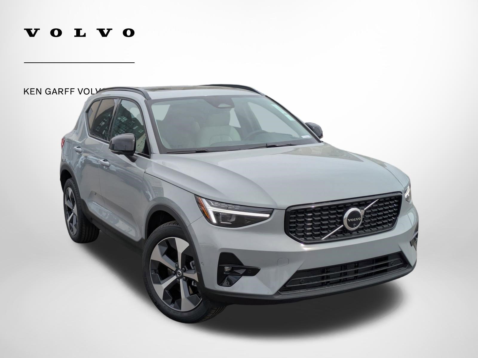 2026 Volvo XC40 B5 Plus Dark AWD's photo
