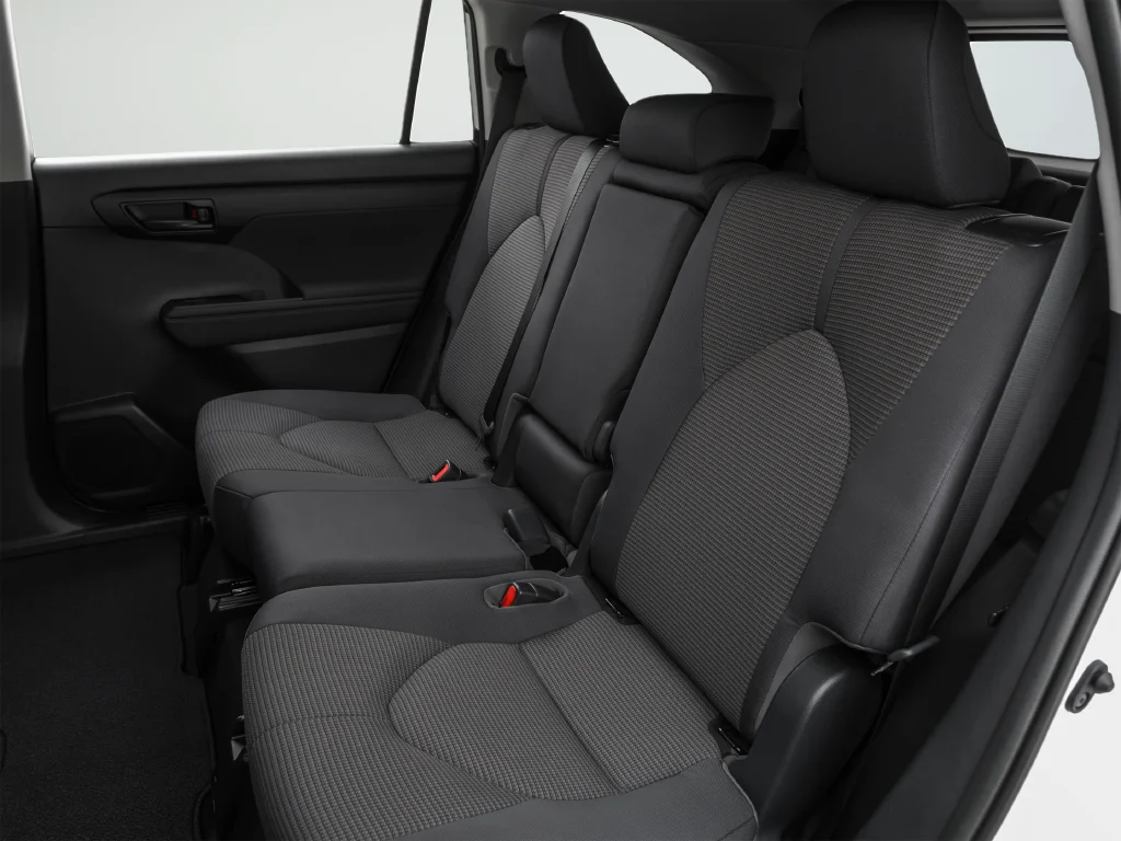 Used 2020 White Toyota XLE image 17