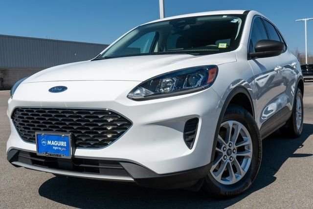 Used 2022 Oxford White Ford SE image 1