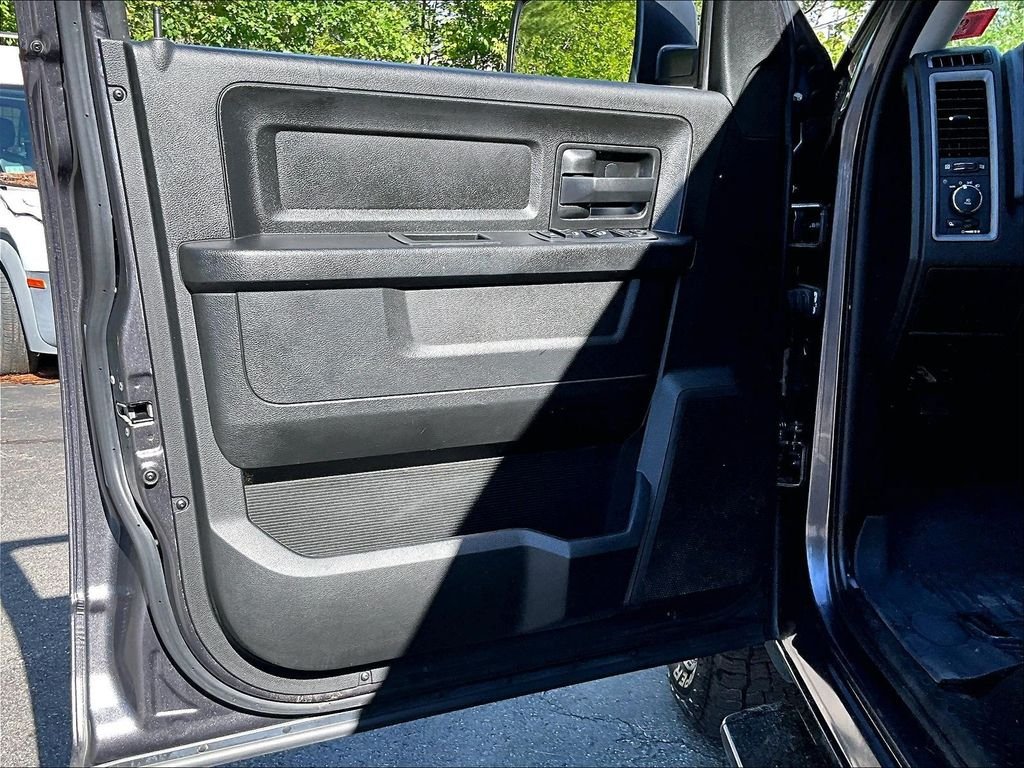 Used 2019 Granite Crystal Metallic Clearcoat Ram Express image 9