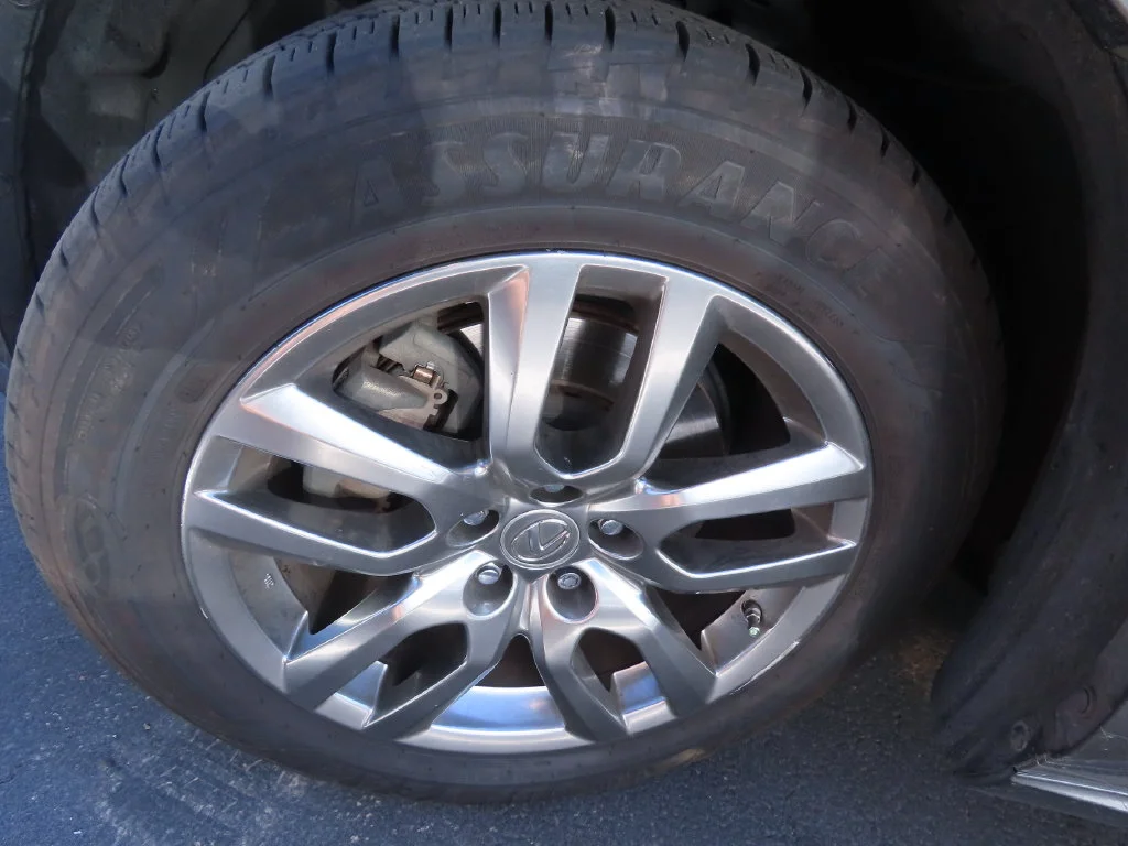 Used 2015 Gray Lexus 300h image 15