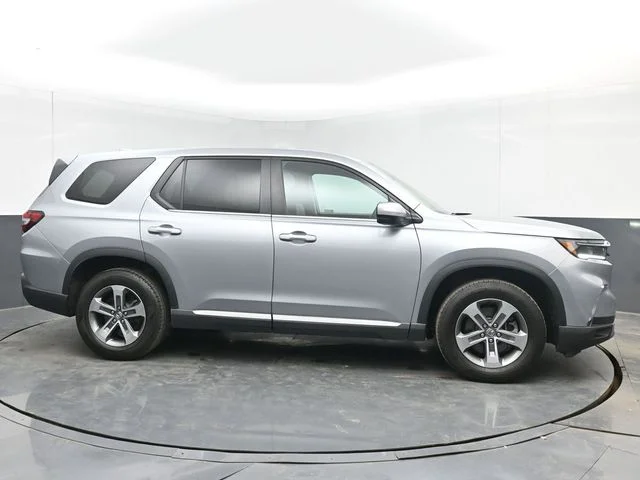Certified Used 2023 Lunar Silver Metallic Honda 2WD EX-L 7P image 11