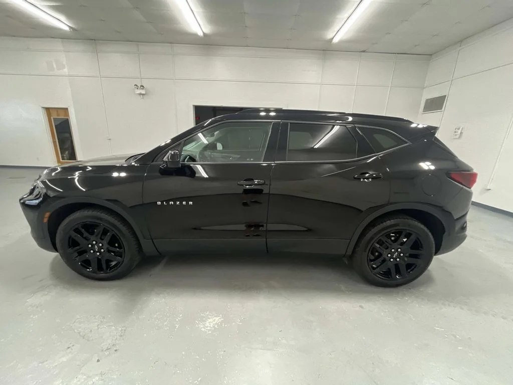 Used 2024 Black Chevrolet 2LT image 5