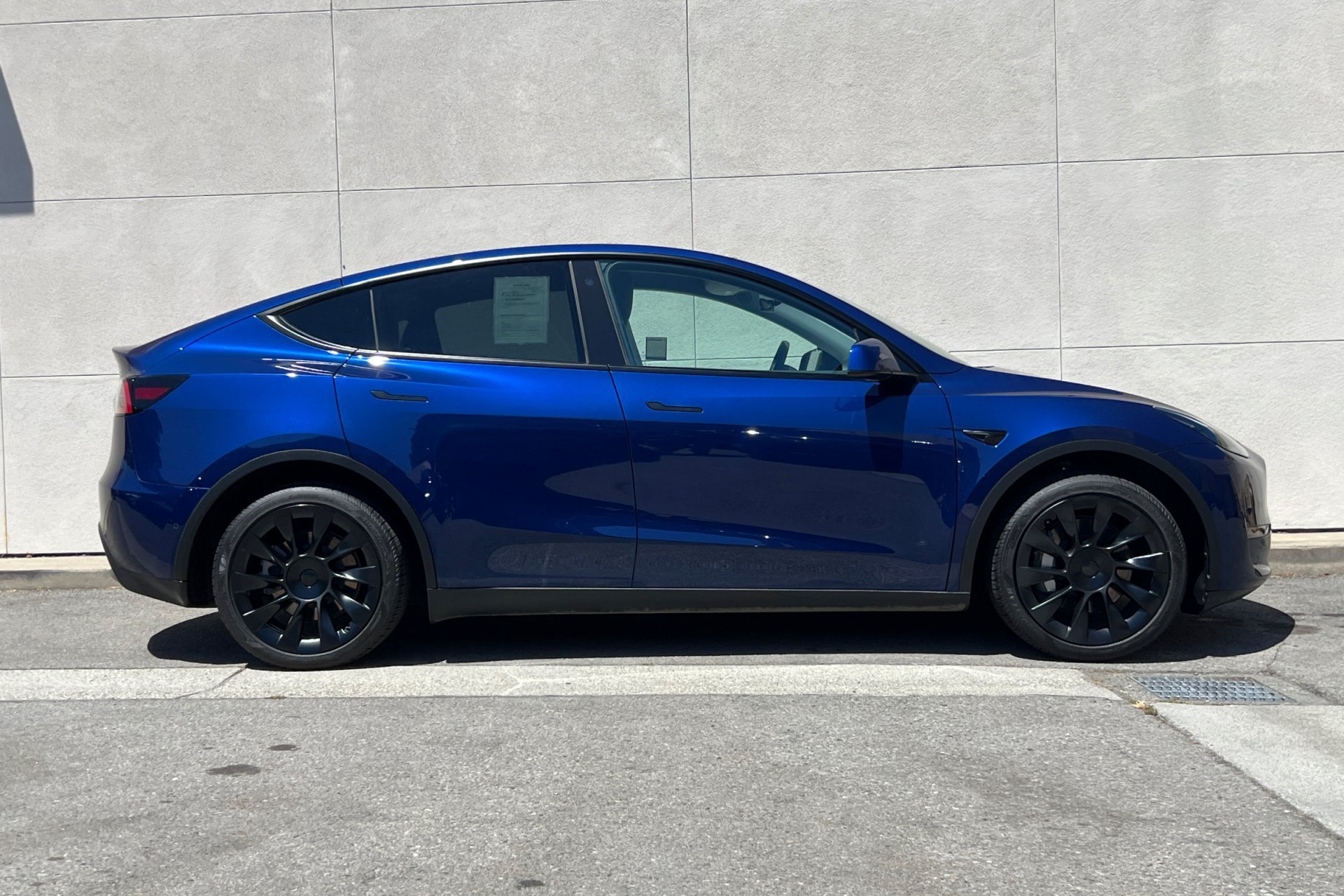Used 2022 Deep Blue Metallic Tesla Long Range image 8