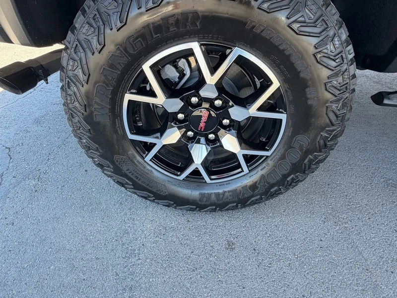 Used 2023 Sterling Metallic GMC AT4X image 37