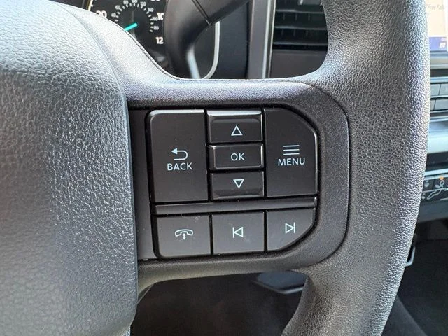 Used 2022  Ford XL image 21