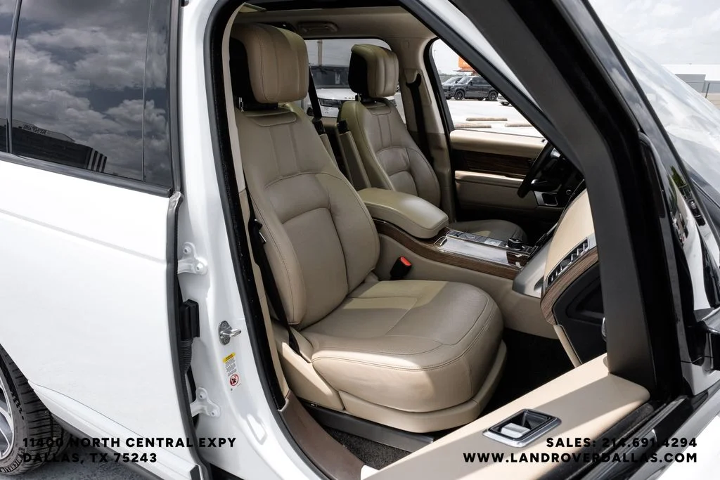 Used 2019 Fuji White Land Rover 5.0L V8 Supercharged image 42